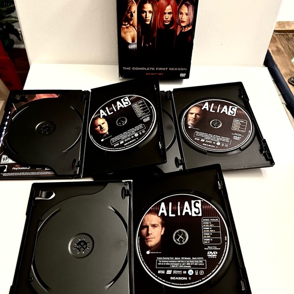 Alias -Complete Series - Picture 4 of 10